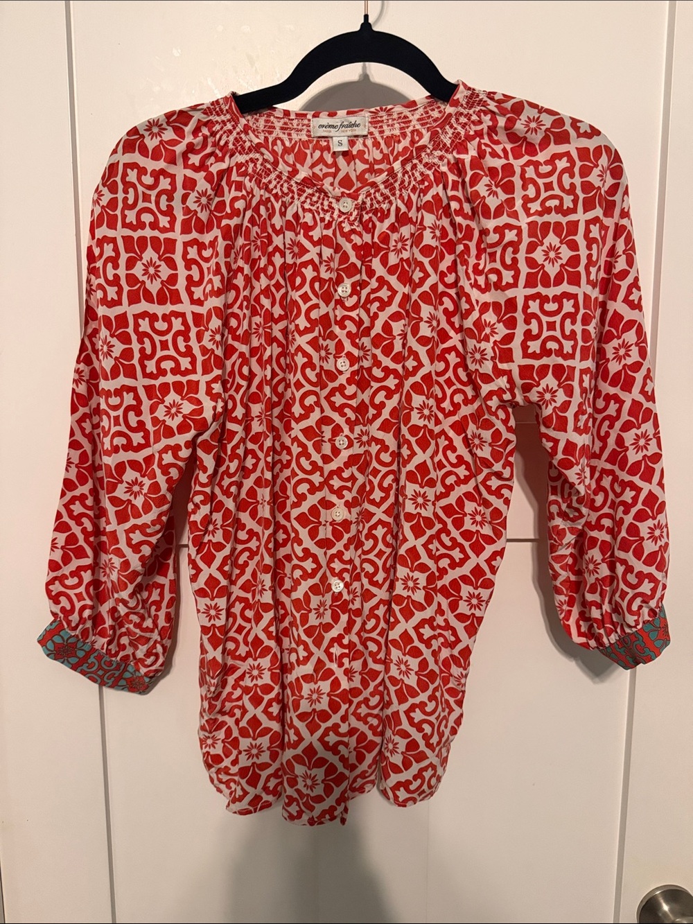 Crème Fraiche Coral & White Patterned Peasant Blouse - Button-Front Silk Blend